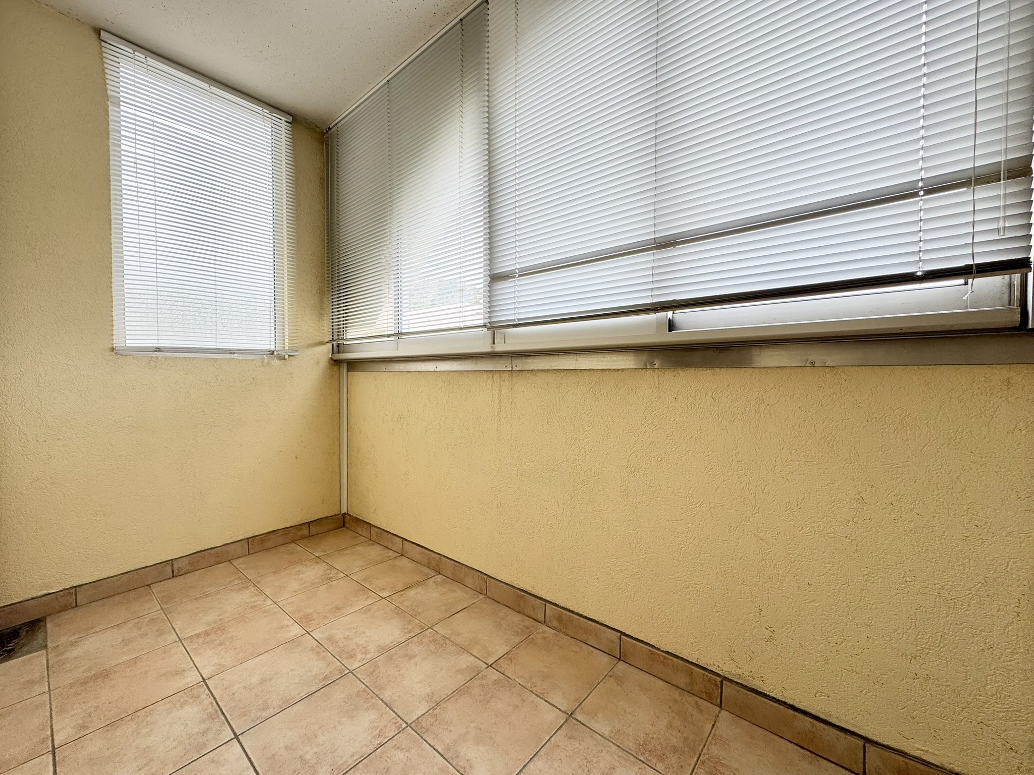 Image d'un location nimes pompidou / montaury - t3 avec terrasse et garage | tourdiat immobilier à 780€ à nîmes (30000)