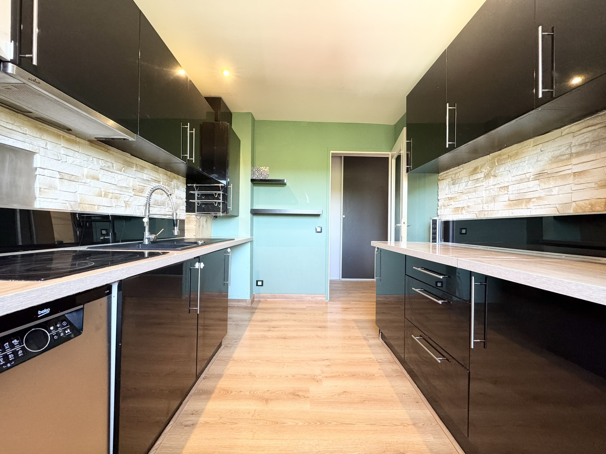 Image d'un location nimes vacquerolles - t3 avec balcon et 2 places de parking | tourdiat immobilier à 880€ à nîmes (30000)